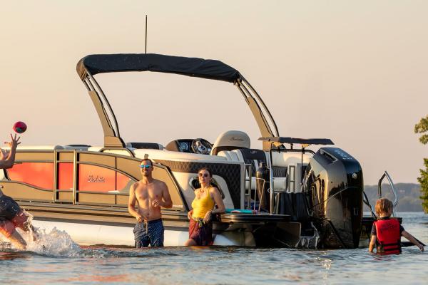 Family fun on a Barletta Lusso from Huntsville Marine